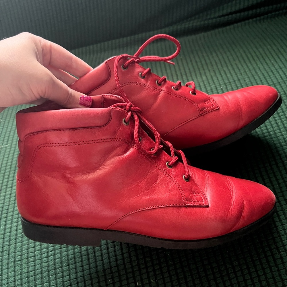 Vintage Danexx bootie. Good pre-owned cond. 8.5M. Make an offer. will ship fast!